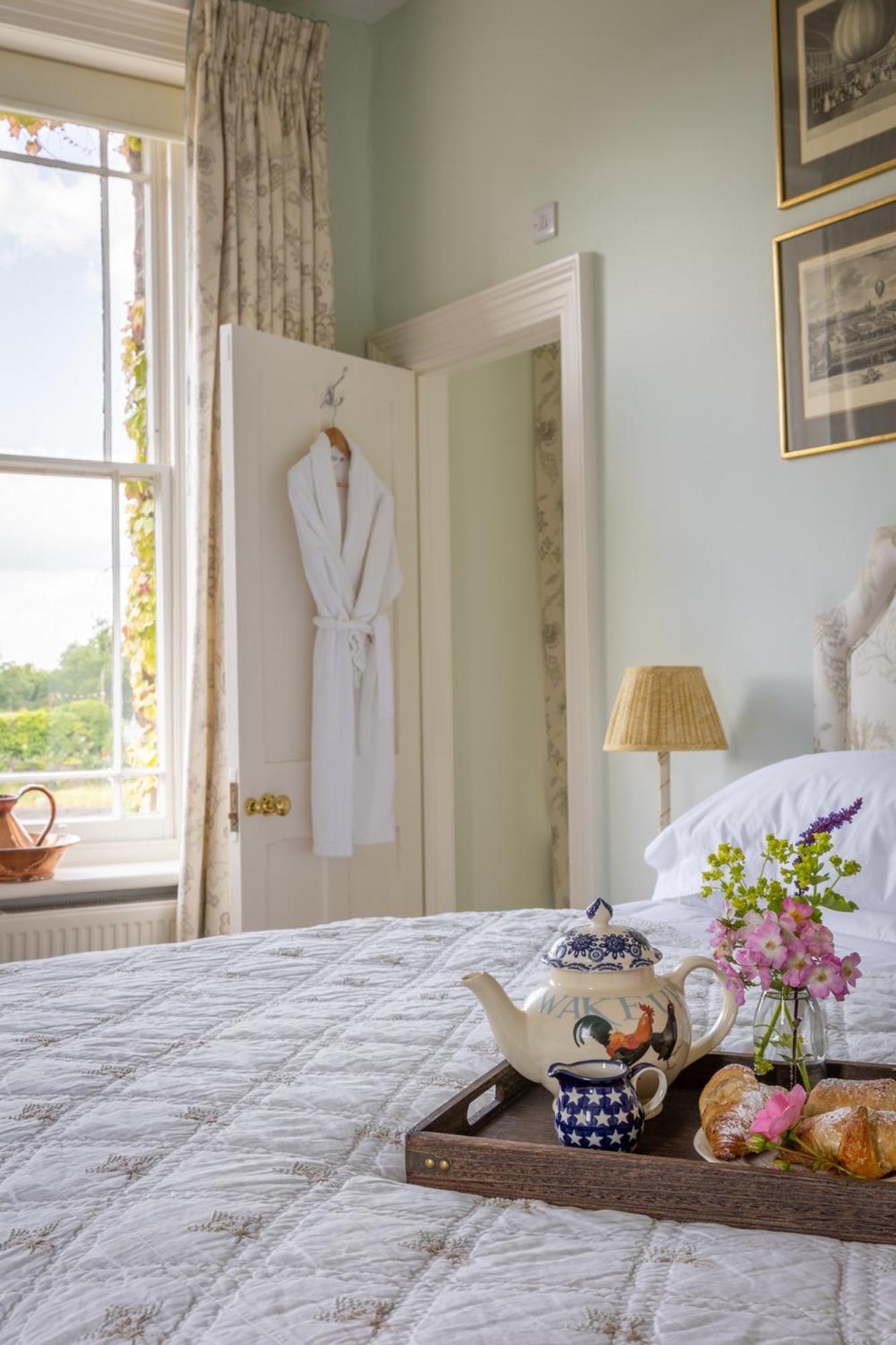 Overtown Manor Bed And Breakfast Суиндон Экстерьер фото